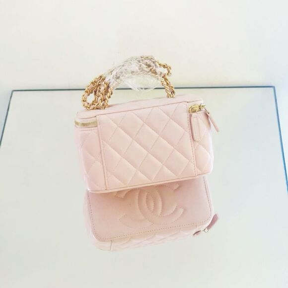 Chanel Women Pre-Loved Bag Very Good Condition - Picture 4 of 7